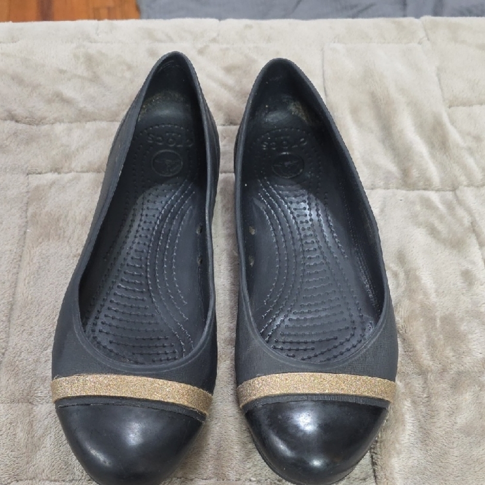 Crocs Women's Slip-On Shoes Black W/Sparkly Gold Band Comfort Sz 9 GUC **READ**